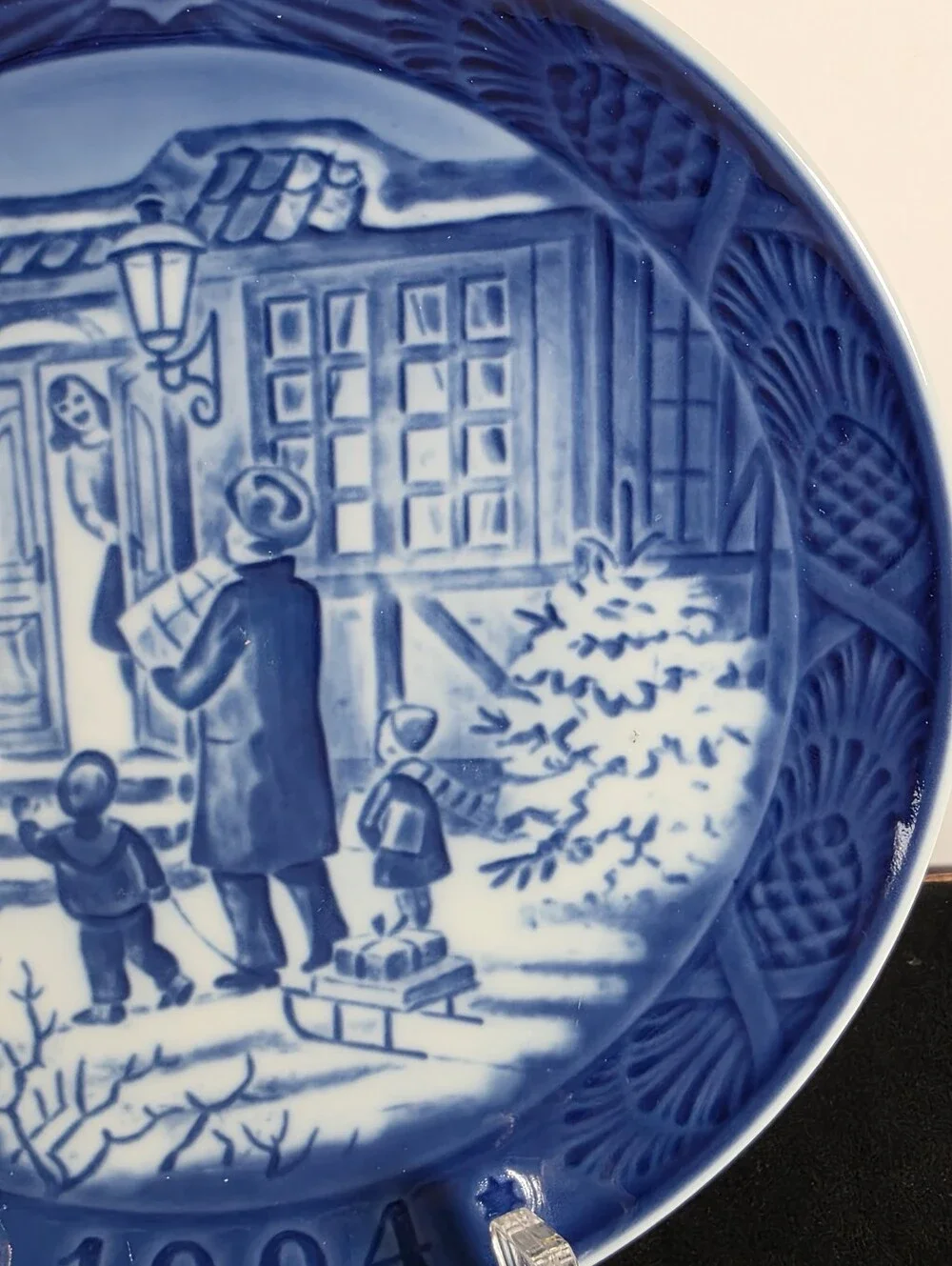 Royal Copenhagen 1994 Christmas Plate Shopping Blue White Porcelain